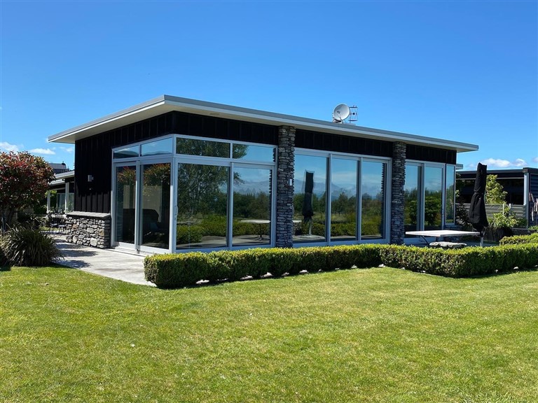 Taupo house window tint